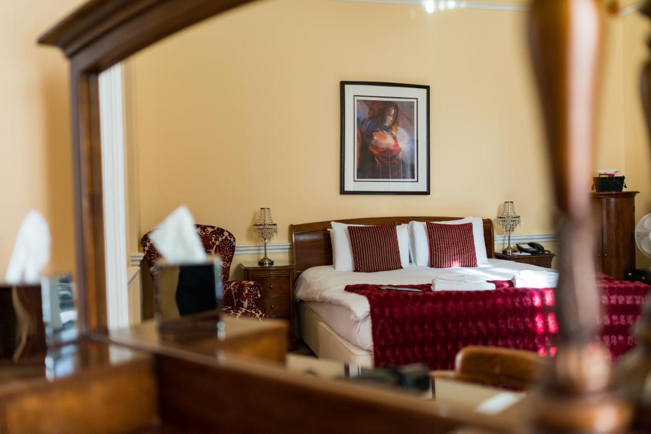 St Giles House 4*