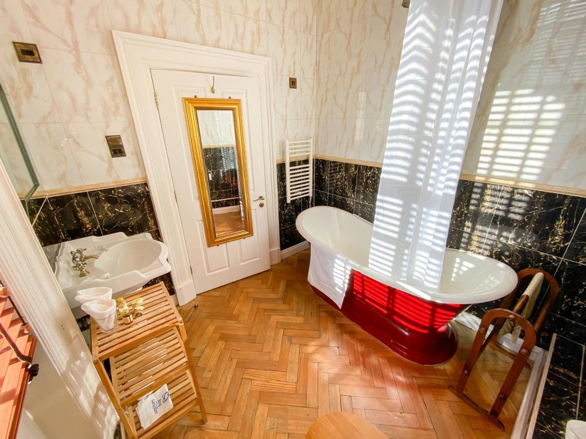 Hotel St Giles House 4*