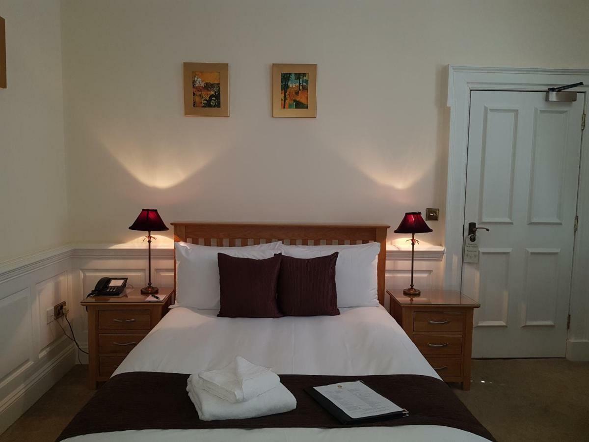 St Giles House 4*
