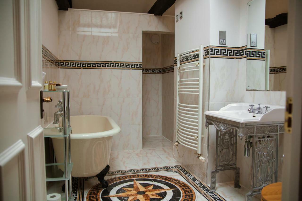 Hotel St Giles House 4*